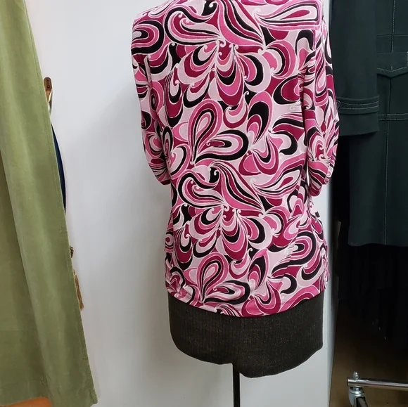 Kim & Co. Raspberry Print Top - Picture 7 of 7